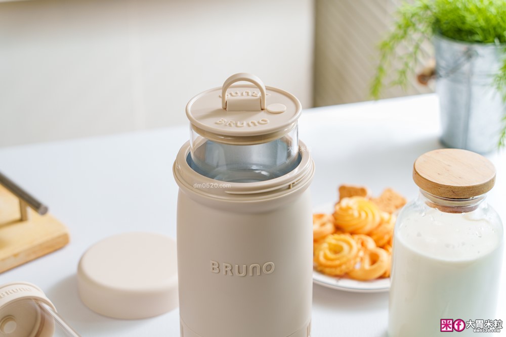 自製優格省錢大作戰「日本 BRUNO 優格機 開箱」一鍵發酵還會自動冷藏~加碼六道超滿足低卡減脂料理！
