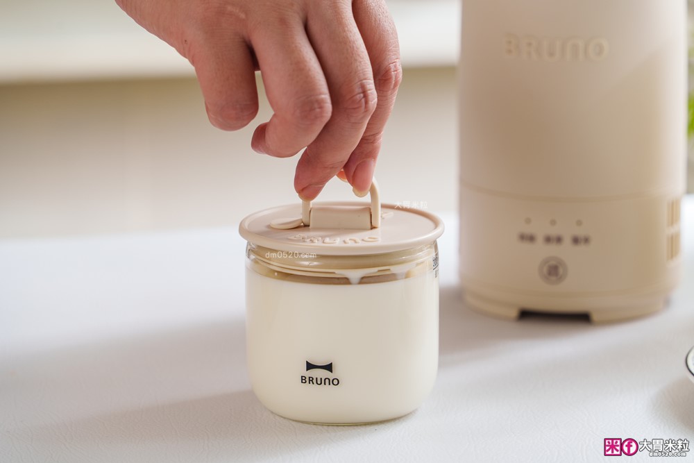自製優格省錢大作戰「日本 BRUNO 優格機 開箱」一鍵發酵還會自動冷藏~加碼六道超滿足低卡減脂料理！