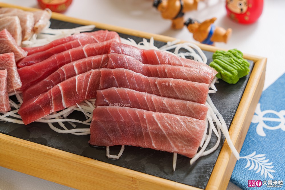 不用跑東港~「華得水產」屏東東港黑鮪魚宅配到府~爆吃「黑鮪魚生魚片上腹/下腹/皮油生魚片」開箱