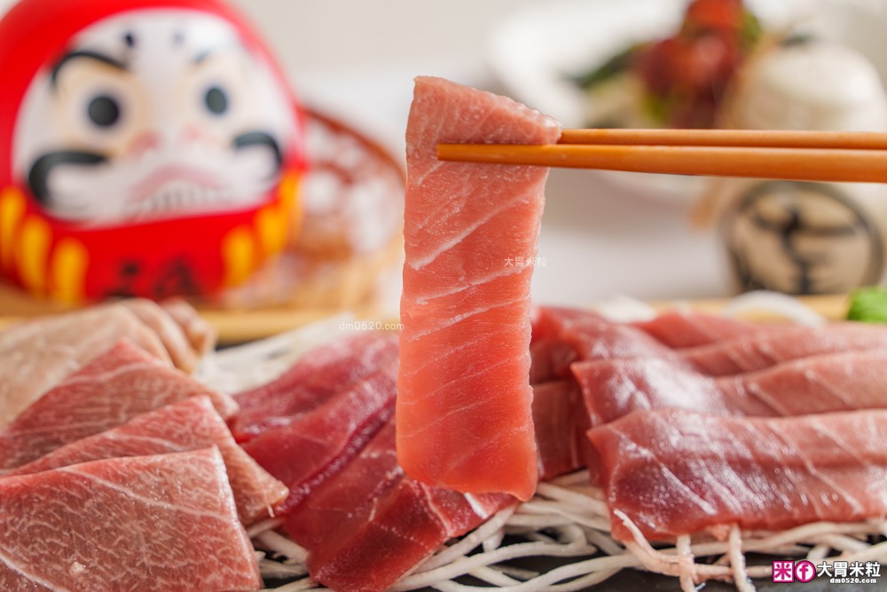 不用跑東港~「華得水產」屏東東港黑鮪魚宅配到府~爆吃「黑鮪魚生魚片上腹/下腹/皮油生魚片」開箱