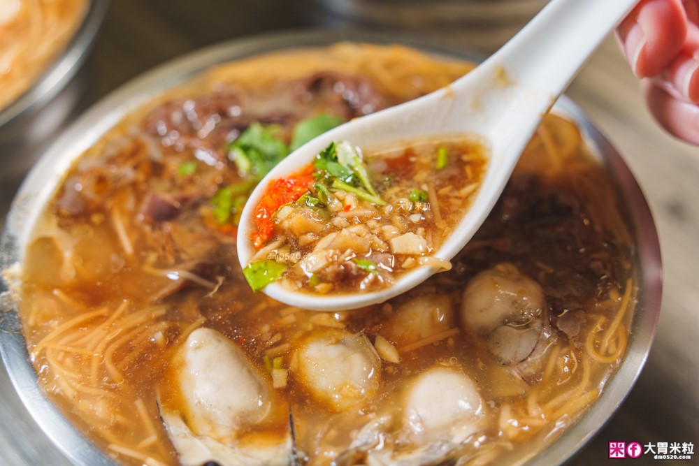 食尚玩家推薦!蘆洲「樂福麵線」獨家特調蒜醬×爆量大腸鮮蚵~在地人激推蘆洲銅板小吃 食尚玩家推薦!蘆洲「樂福麵線」獨家特調蒜醬×爆量大腸鮮蚵~在地人激推蘆洲銅板小吃