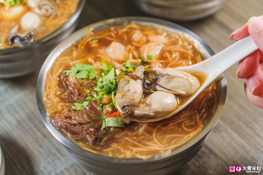食尚玩家推薦!蘆洲「樂福麵線」獨家特調蒜醬×爆量大腸鮮蚵~在地人激推蘆洲銅板小吃 食尚玩家推薦!蘆洲「樂福麵線」獨家特調蒜醬×爆量大腸鮮蚵~在地人激推蘆洲銅板小吃