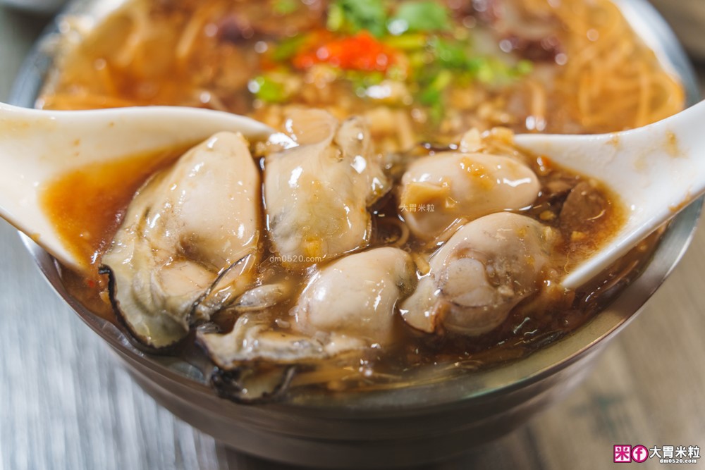 食尚玩家推薦!蘆洲「樂福麵線」獨家特調蒜醬×爆量大腸鮮蚵~在地人激推蘆洲銅板小吃 食尚玩家推薦!蘆洲「樂福麵線」獨家特調蒜醬×爆量大腸鮮蚵~在地人激推蘆洲銅板小吃