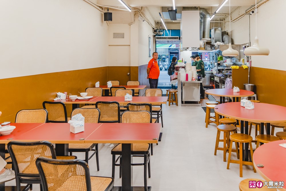 每月初一鵝肉飯免費「呈信鵝肉板橋中山店」高CP值鵝肉飯套餐+免費鵝肉湯~配東泉辣椒醬有夠銷魂│板橋美食│板橋鵝肉推薦