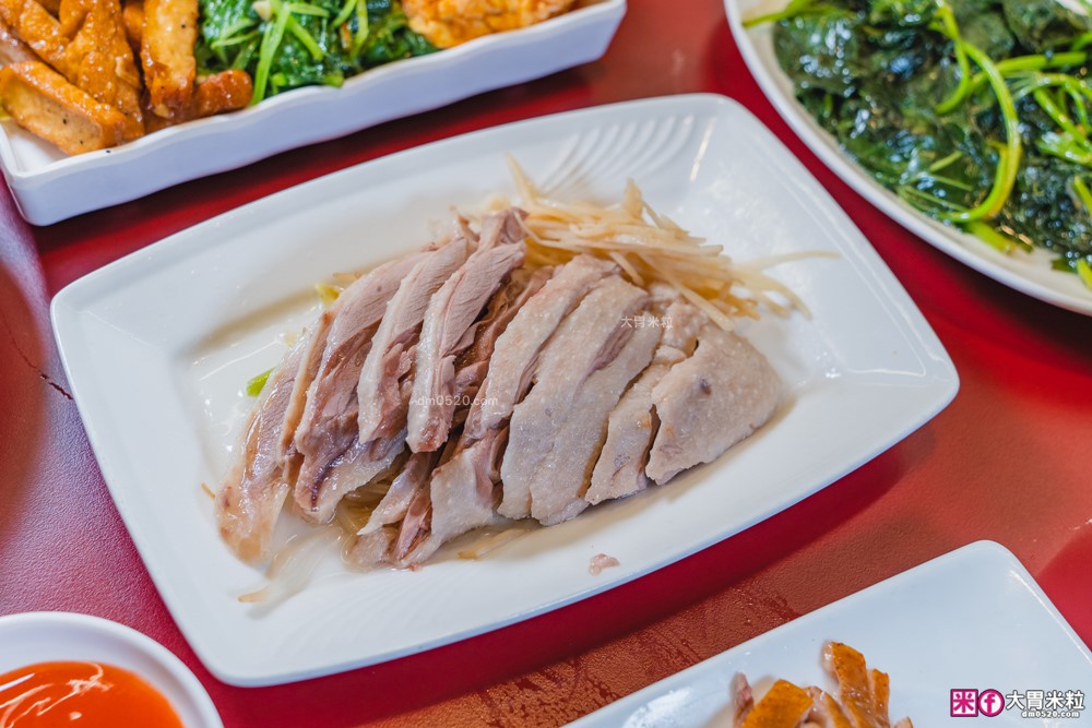 每月初一鵝肉飯免費「呈信鵝肉板橋中山店」高CP值鵝肉飯套餐+免費鵝肉湯~配東泉辣椒醬有夠銷魂│板橋美食│板橋鵝肉推薦