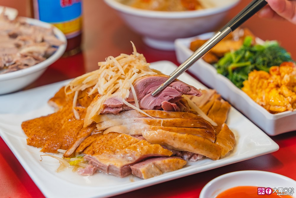 每月初一鵝肉飯免費「呈信鵝肉板橋中山店」高CP值鵝肉飯套餐+免費鵝肉湯~配東泉辣椒醬有夠銷魂│板橋美食│板橋鵝肉推薦