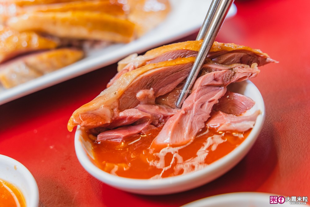 每月初一鵝肉飯免費「呈信鵝肉板橋中山店」高CP值鵝肉飯套餐+免費鵝肉湯~配東泉辣椒醬有夠銷魂│板橋美食│板橋鵝肉推薦