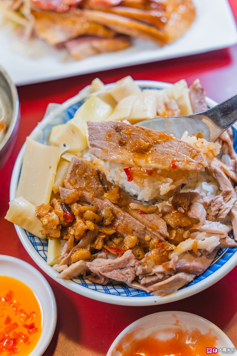 每月初一鵝肉飯免費「呈信鵝肉板橋中山店」高CP值鵝肉飯套餐+免費鵝肉湯~配東泉辣椒醬有夠銷魂│板橋美食│板橋鵝肉推薦