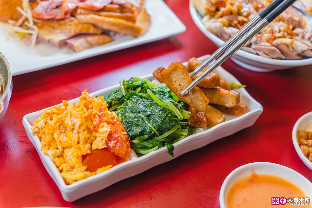 每月初一鵝肉飯免費「呈信鵝肉板橋中山店」高CP值鵝肉飯套餐+免費鵝肉湯~配東泉辣椒醬有夠銷魂│板橋美食│板橋鵝肉推薦
