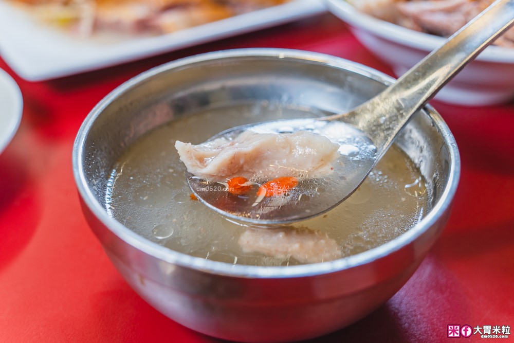每月初一鵝肉飯免費「呈信鵝肉板橋中山店」高CP值鵝肉飯套餐+免費鵝肉湯~配東泉辣椒醬有夠銷魂│板橋美食│板橋鵝肉推薦