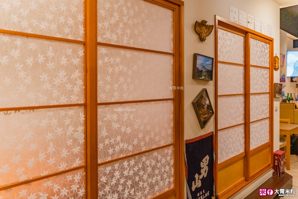 三重巷弄隱藏神店「神居居酒屋」平日啤酒清酒無限暢飲+炸牛腸、魟魚鰭一夜干超驚豔