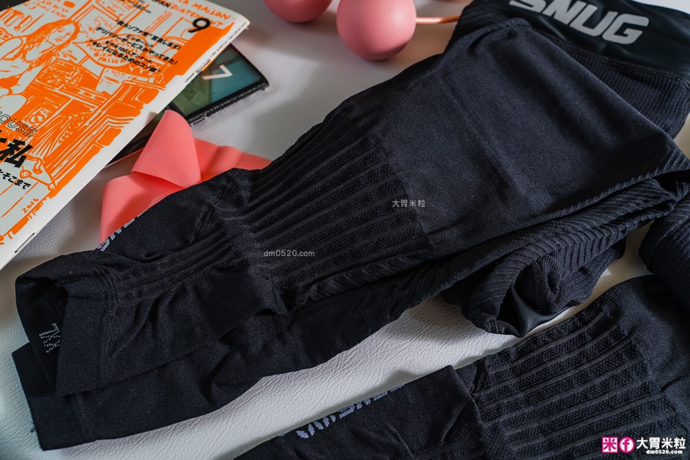 MIT機能服飾推薦！台灣之光「sNug（給足呵護）」開箱實測：黑躍石賦能壓縮褲×醫師指定運動除臭襪│健身褲推薦│健身襪推薦