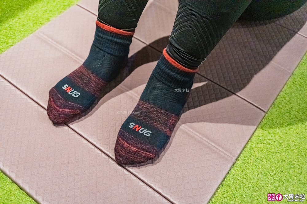 MIT機能服飾推薦！台灣之光「sNug（給足呵護）」開箱實測：黑躍石賦能壓縮褲×醫師指定運動除臭襪│健身褲推薦│健身襪推薦