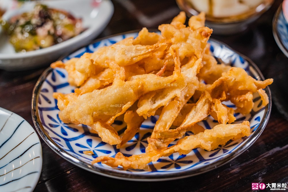 老饕激推台北居酒屋「彡耕居食事所 」隱身市民大道的日式昭和風深夜食堂│500碗得獎居酒屋推薦│台北市民大道居酒屋推薦