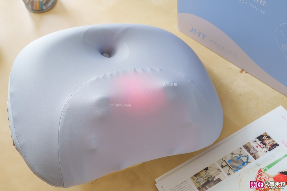 低頭族救星！JHT「NeckRelax 頸椎鬆揉暖枕」開箱，千元平價享受按摩師級舒壓