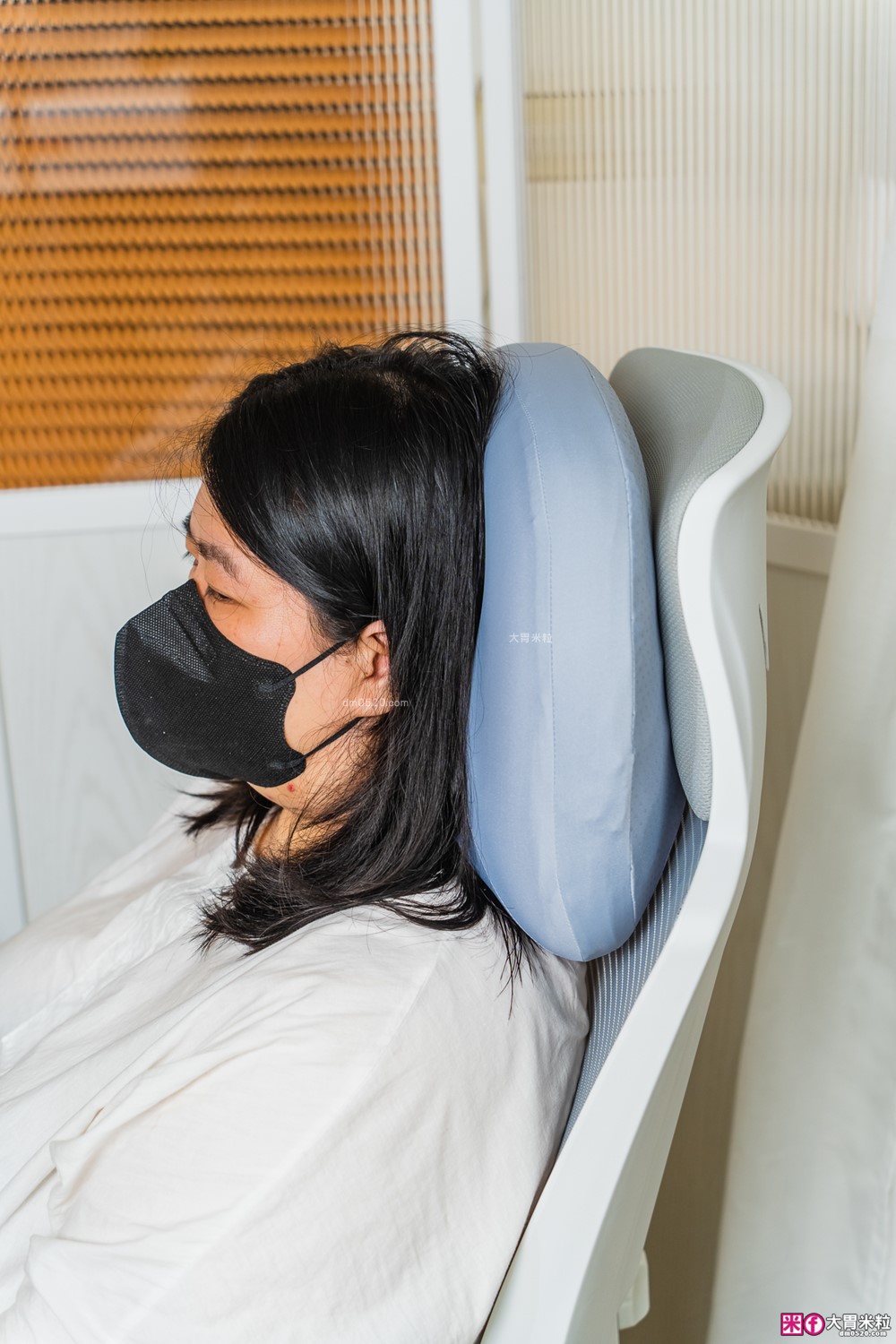 低頭族救星！JHT「NeckRelax 頸椎鬆揉暖枕」開箱，千元平價享受按摩師級舒壓