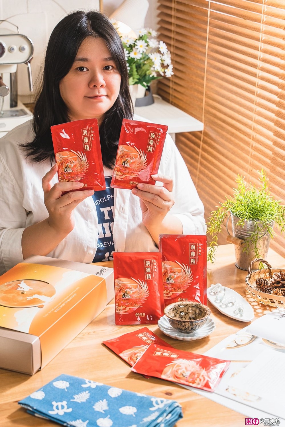 2026中秋節送禮推薦「芳茲日月養生滴雞精│月映圓滿禮盒」全雞滴煉不加一滴水,提供純粹的營養支撐 2026中秋節送禮推薦「芳茲日月養生滴雞精│月映圓滿禮盒」全雞滴煉不加一滴水,提供純粹的營養支撐