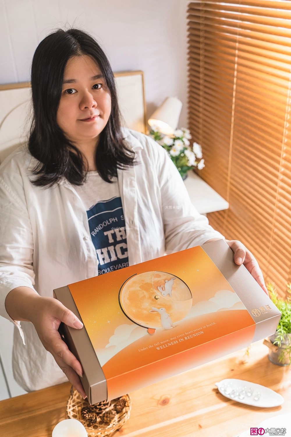 2026中秋節送禮推薦「芳茲日月養生滴雞精│月映圓滿禮盒」全雞滴煉不加一滴水,提供純粹的營養支撐 2026中秋節送禮推薦「芳茲日月養生滴雞精│月映圓滿禮盒」全雞滴煉不加一滴水,提供純粹的營養支撐