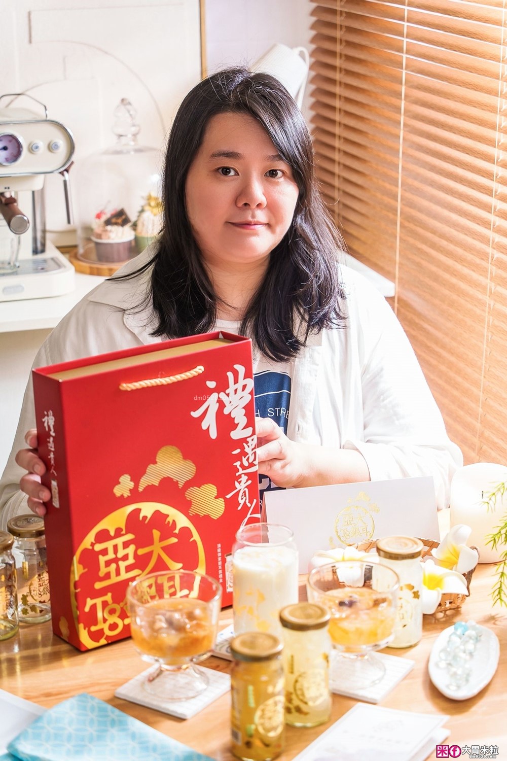 中秋健康禮盒開箱「亞大T8銀耳露禮盒」6種口味一次開箱~長輩收到也會喜歡的送禮選擇│長輩低糖營養品推薦│亞大T8銀耳評價