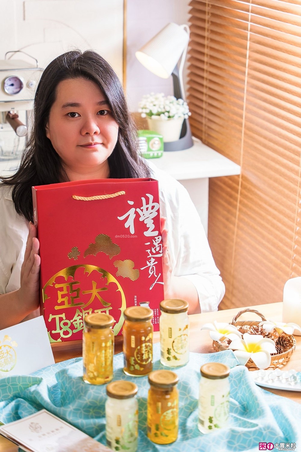 中秋健康禮盒開箱「亞大T8銀耳露禮盒」6種口味一次開箱~長輩收到也會喜歡的送禮選擇│長輩低糖營養品推薦│亞大T8銀耳評價