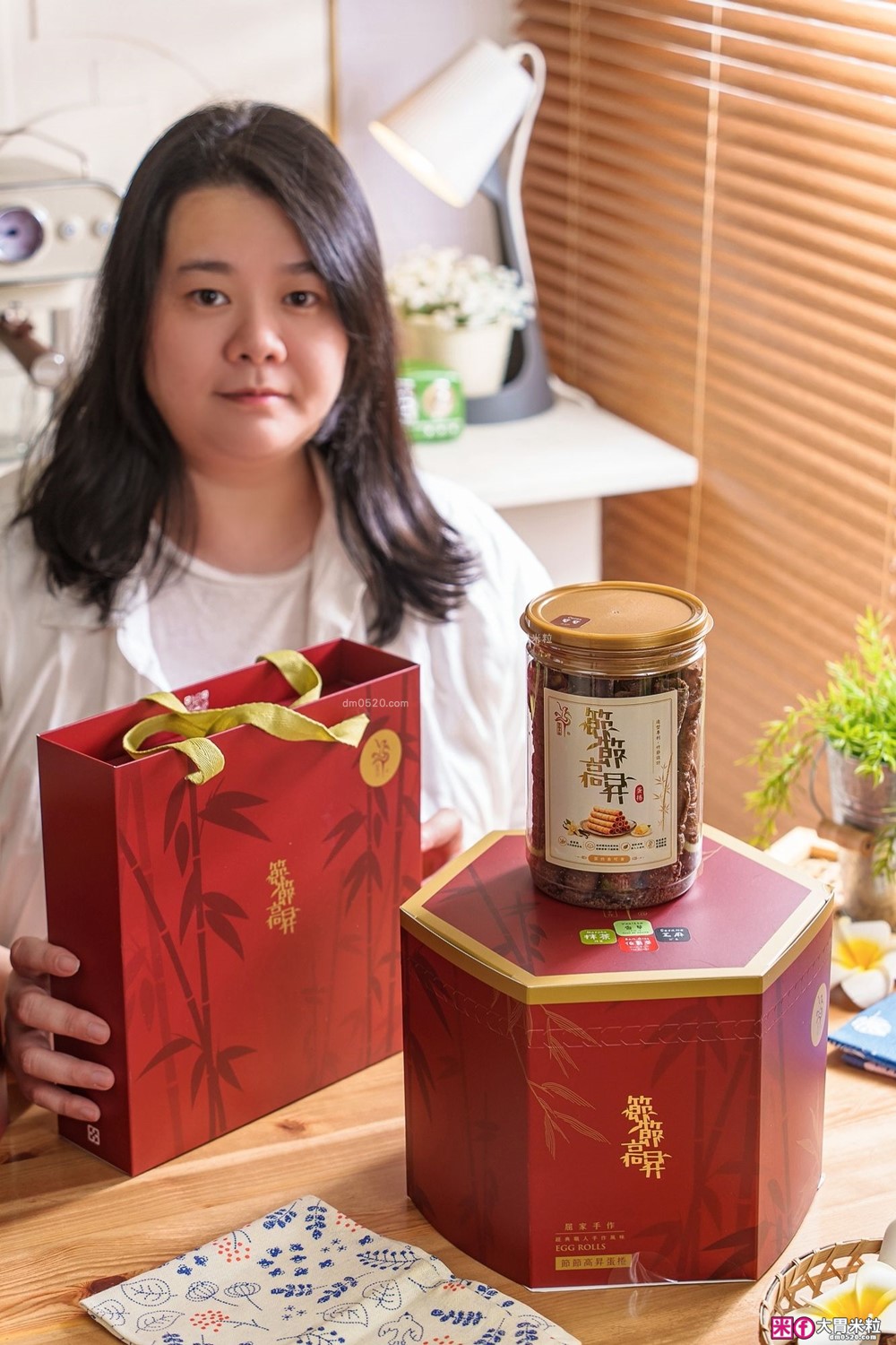 彰化蛋捲買哪家?「屈家手作蛋捲」全台獨家竹節造型~年節送禮超有面子│網購蛋捲禮盒開箱│彰化點心伴手禮推薦