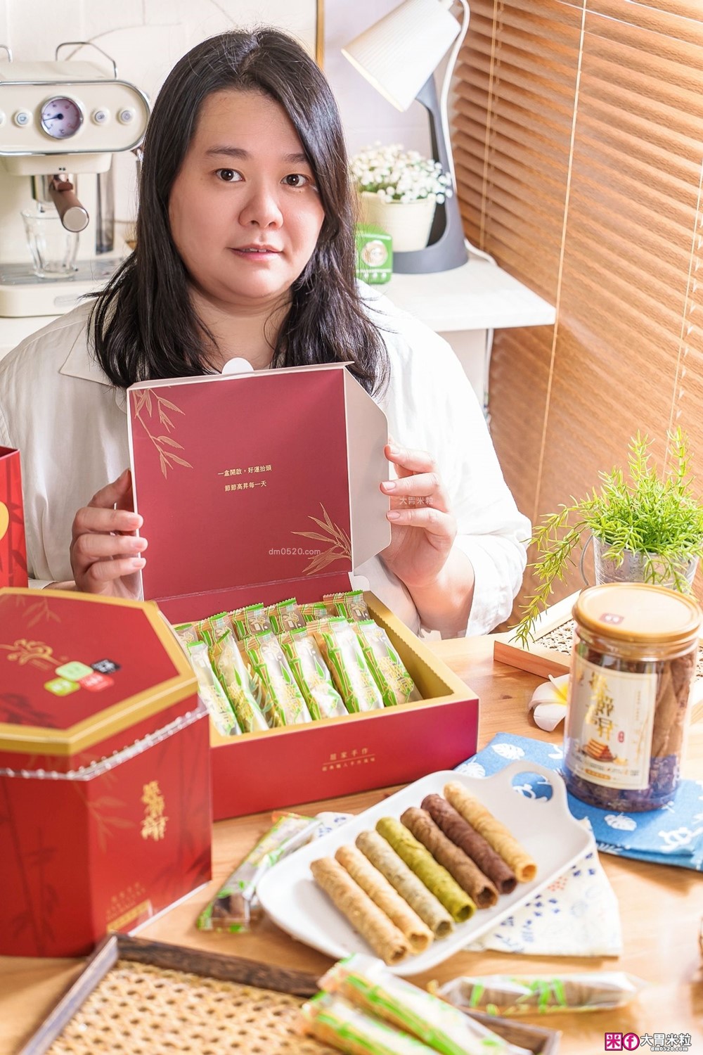 彰化蛋捲買哪家?「屈家手作蛋捲」全台獨家竹節造型~年節送禮超有面子│網購蛋捲禮盒開箱│彰化點心伴手禮推薦