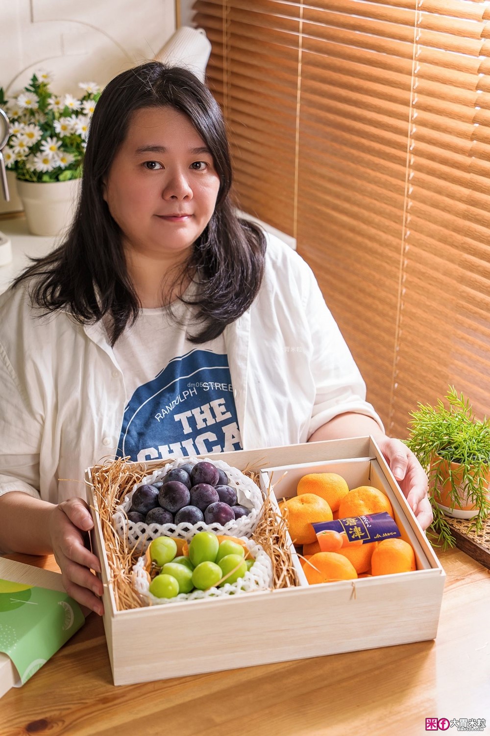 水果界愛馬仕「佳品水果」奢華水果木禮盒開箱│大口品嚐日本麝香葡萄+唐津蜜柑~企業送禮與長輩最愛首選！