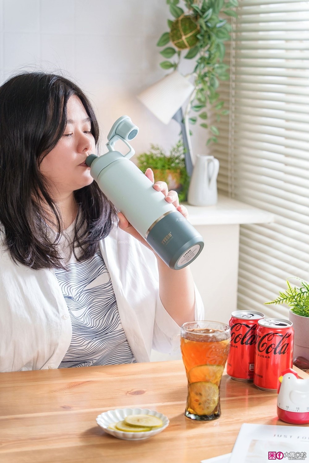 TYESO 環保杯評價｜TYESO羽量彈跳隨行杯+TYESO氣泡飲鎖壓瓶實測！通勤/野餐兩款環保杯一次開箱