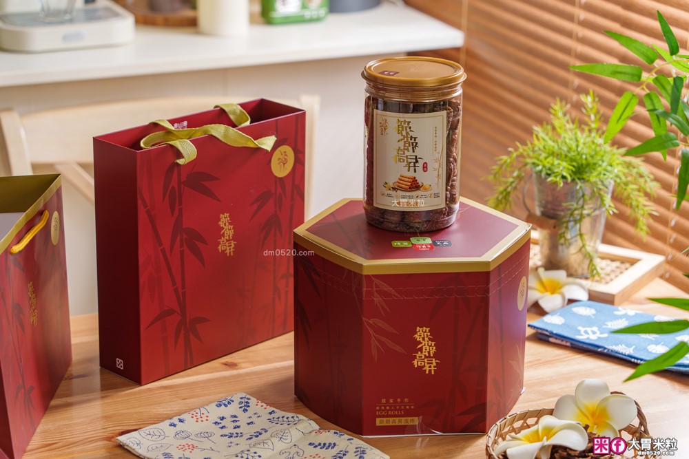 彰化蛋捲買哪家?「屈家手作蛋捲」全台獨家竹節造型~年節送禮超有面子│網購蛋捲禮盒開箱│彰化點心伴手禮推薦 彰化蛋捲買哪家?「屈家手作蛋捲」全台獨家竹節造型~年節送禮超有面子│網購蛋捲禮盒開箱│彰化點心伴手禮推薦