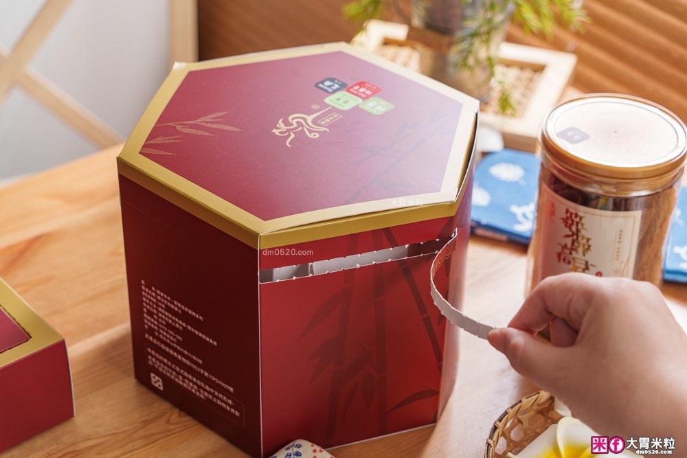 彰化蛋捲買哪家?「屈家手作蛋捲」全台獨家竹節造型~年節送禮超有面子│網購蛋捲禮盒開箱│彰化點心伴手禮推薦
