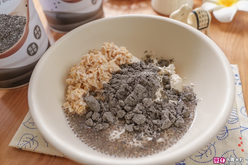 營養穀物粉推薦「耕沅94細高鈣黑芝麻粉」極細不刮喉~從早餐飲品到涼麵都能玩出新花樣│黑芝麻粉料理