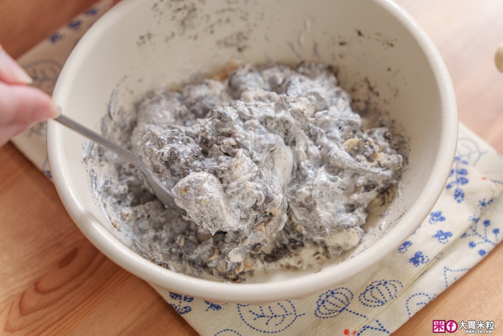 營養穀物粉推薦「耕沅94細高鈣黑芝麻粉」極細不刮喉~從早餐飲品到涼麵都能玩出新花樣│黑芝麻粉料理