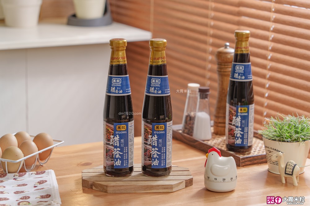廚房神醬「黑龍醋黑豆蔭油」評價開箱│120天日曝月露黑豆蔭油+釀造醋，一瓶搞定沾拌炒滷