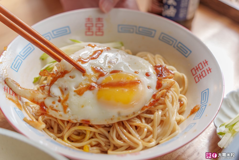 廚房神醬「黑龍醋黑豆蔭油」評價開箱│120天日曝月露黑豆蔭油+釀造醋,一瓶搞定沾拌炒滷 廚房神醬「黑龍醋黑豆蔭油」評價開箱│120天日曝月露黑豆蔭油+釀造醋,一瓶搞定沾拌炒滷