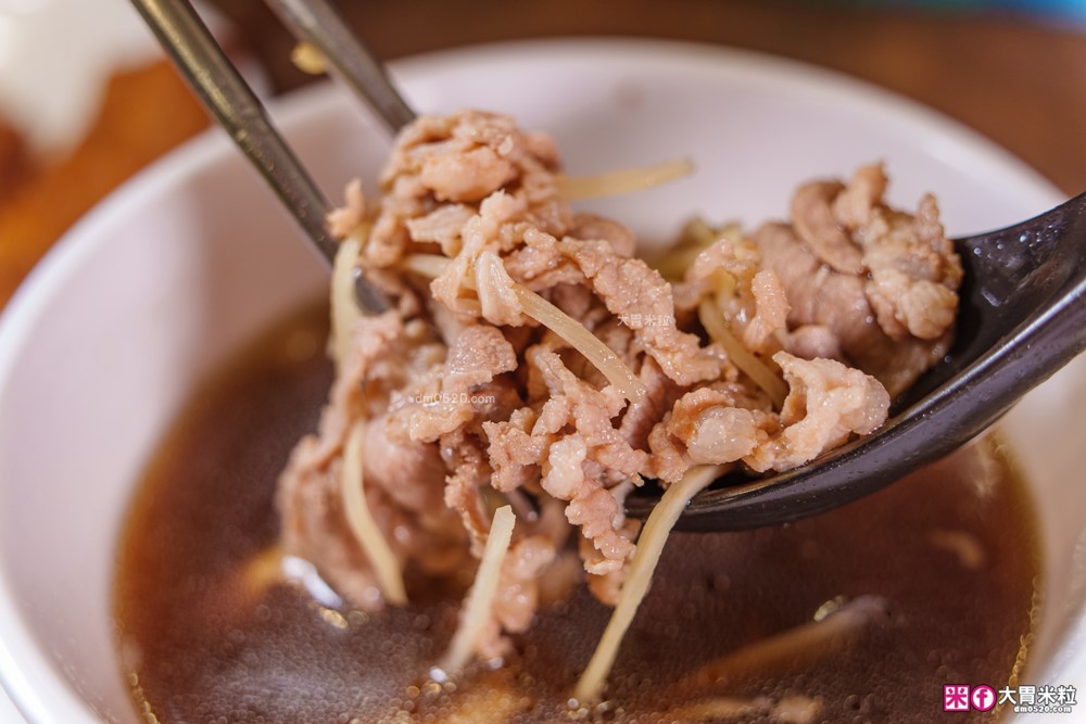 騷煲羊肉湯評價│泰和樓新品牌「騷煲羊肉湯」清燉/紅燒羊肉湯+松露滷肉飯必吃開箱│台北中山區湯品推薦