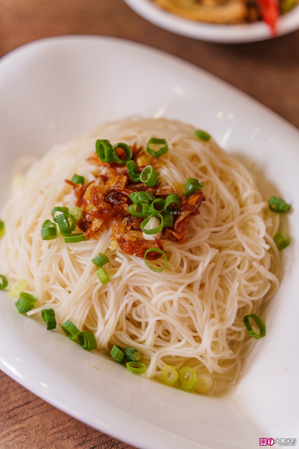 騷煲羊肉湯評價│泰和樓新品牌「騷煲羊肉湯」清燉/紅燒羊肉湯+松露滷肉飯必吃開箱│台北中山區湯品推薦
