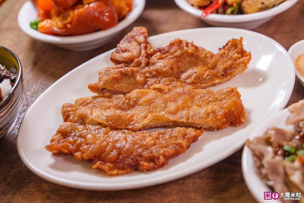 騷煲羊肉湯評價│泰和樓新品牌「騷煲羊肉湯」清燉/紅燒羊肉湯+松露滷肉飯必吃開箱│台北中山區湯品推薦