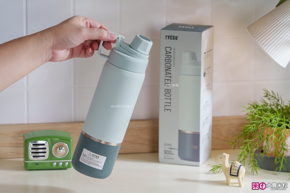 TYESO 環保杯評價｜TYESO羽量彈跳隨行杯+TYESO氣泡飲鎖壓瓶實測！通勤/野餐兩款環保杯一次開箱