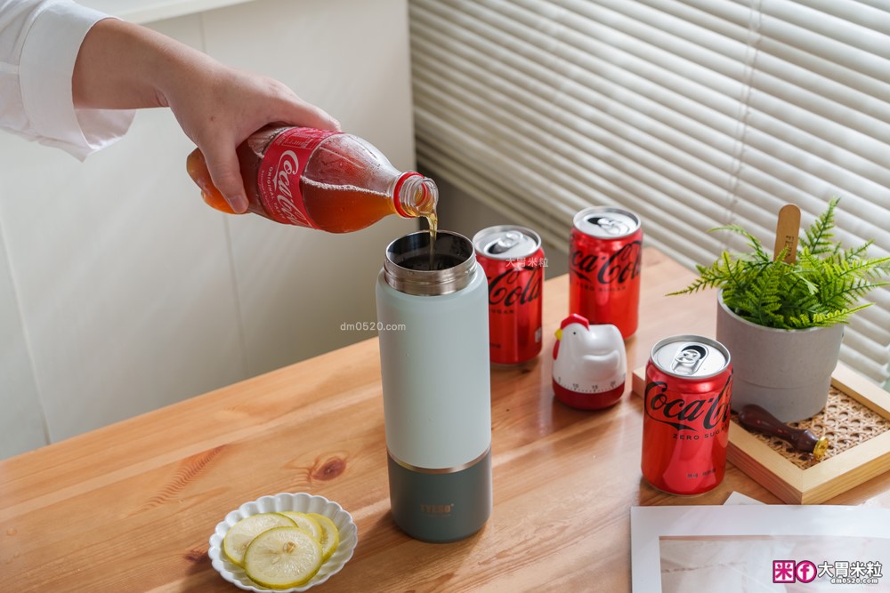 TYESO 環保杯評價|TYESO羽量彈跳隨行杯+TYESO氣泡飲鎖壓瓶實測!通勤/野餐兩款環保杯一次開箱 TYESO 環保杯評價|TYESO羽量彈跳隨行杯+TYESO氣泡飲鎖壓瓶實測!通勤/野餐兩款環保杯一次開箱