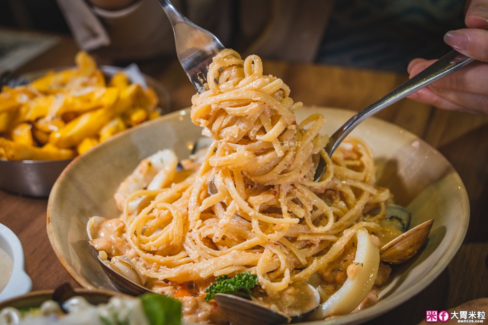 11 Pasta Trattoria 食義大安店」台北高CP值義式餐廳推薦！明太子義大利麵+手工薄皮PIZZA，商業午餐超划算！