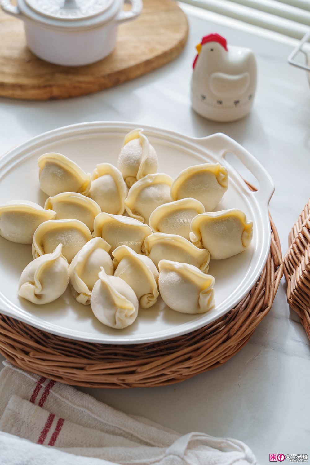 超強冷凍水餃推薦「漢來美食 宅美食水餃 鮮味食光系列」一口咬下竟然有整隻大鮮蝦！