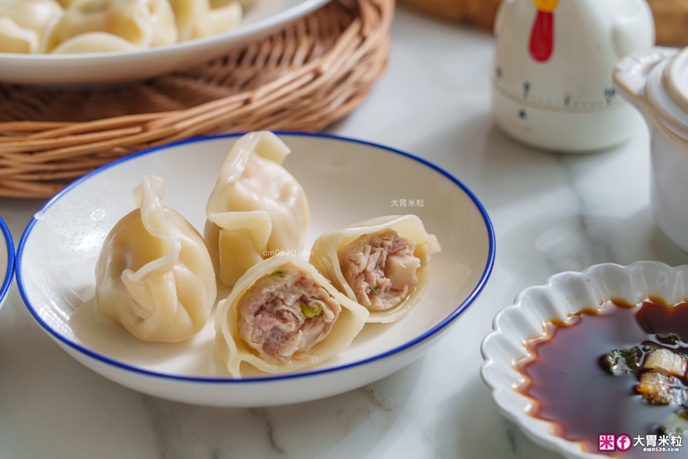 超強冷凍水餃推薦「漢來美食 宅美食水餃 鮮味食光系列」一口咬下竟然有整隻大鮮蝦！