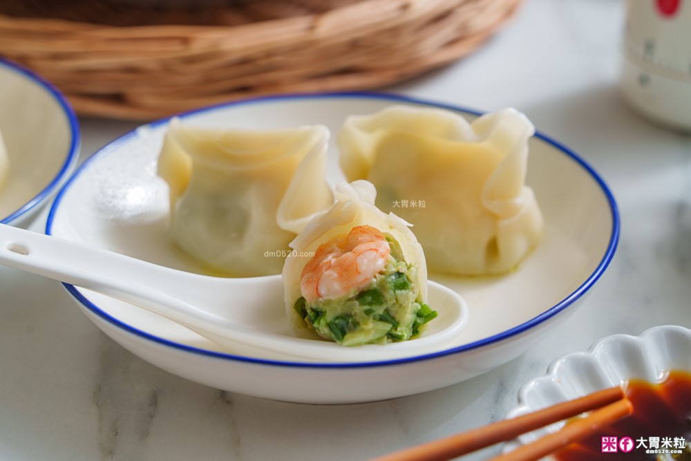 超強冷凍水餃推薦「漢來美食 宅美食水餃 鮮味食光系列」一口咬下竟然有整隻大鮮蝦！