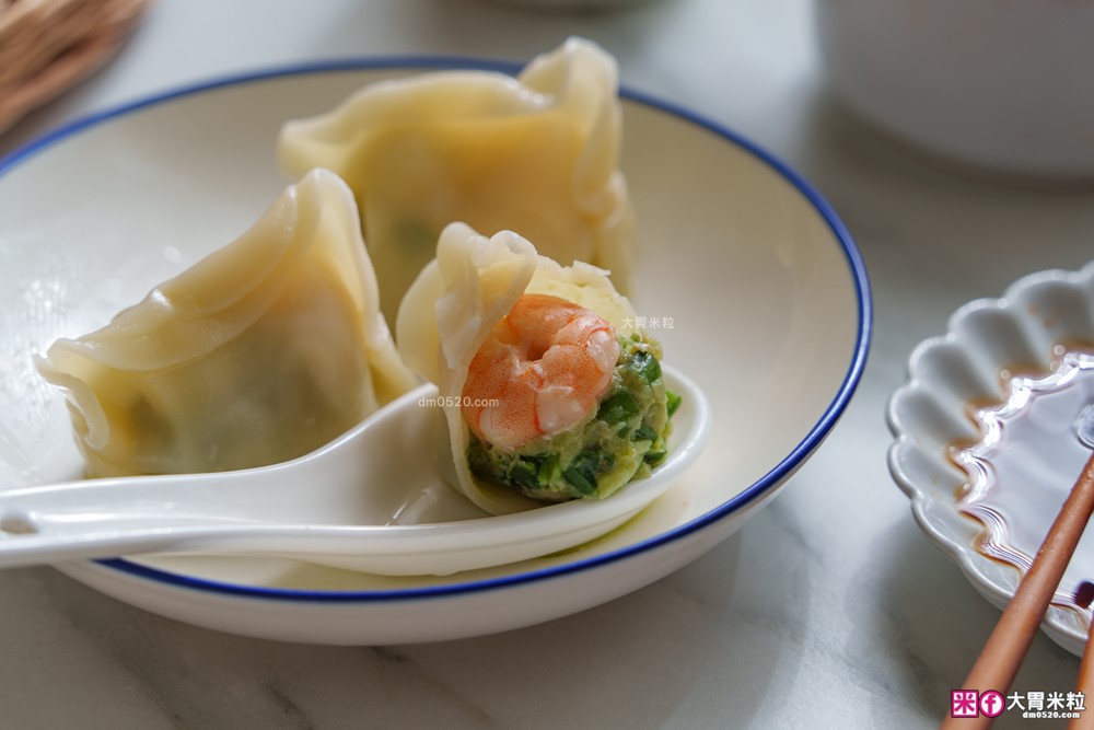 超強冷凍水餃推薦「漢來美食 宅美食水餃 鮮味食光系列」一口咬下竟然有整隻大鮮蝦！