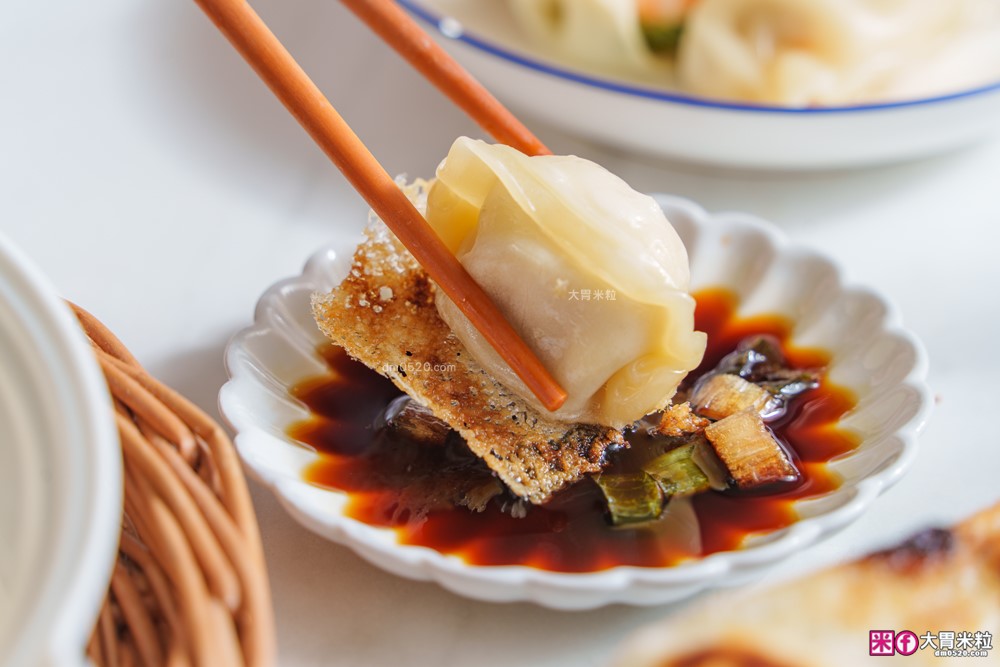 超強冷凍水餃推薦「漢來美食 宅美食水餃 鮮味食光系列」一口咬下竟然有整隻大鮮蝦！