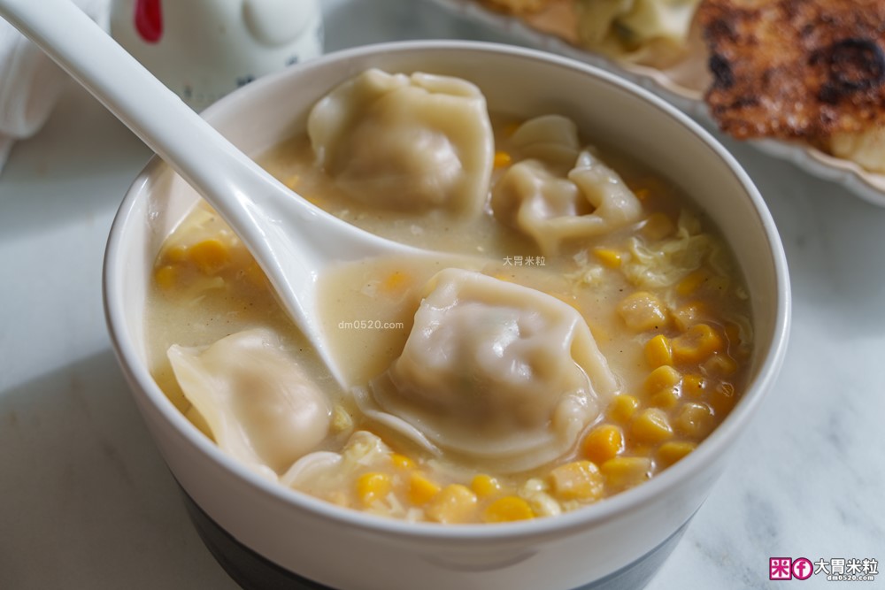 超強冷凍水餃推薦「漢來美食 宅美食水餃 鮮味食光系列」一口咬下竟然有整隻大鮮蝦！