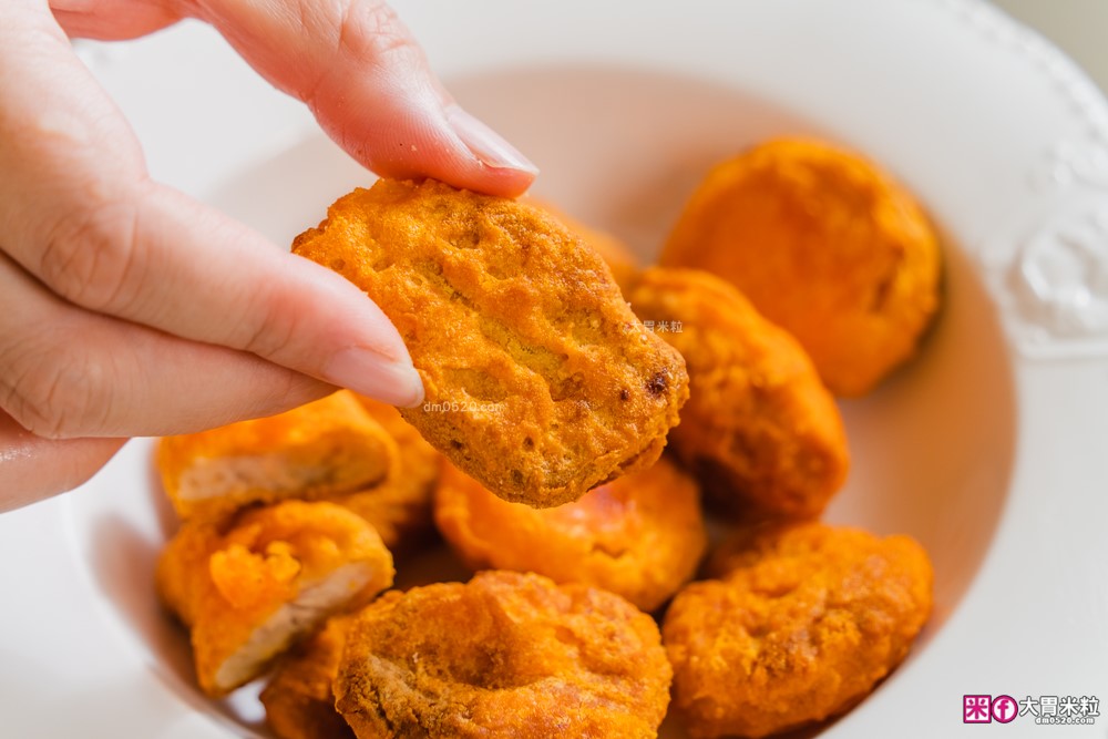 開箱「紅龍雞塊新口味+紅龍焗香披薩派」氣炸鍋美食推薦 開箱「紅龍雞塊新口味+紅龍焗香披薩派」氣炸鍋美食推薦